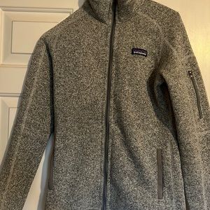 WOEMNS PATAGONIA ZIP UP